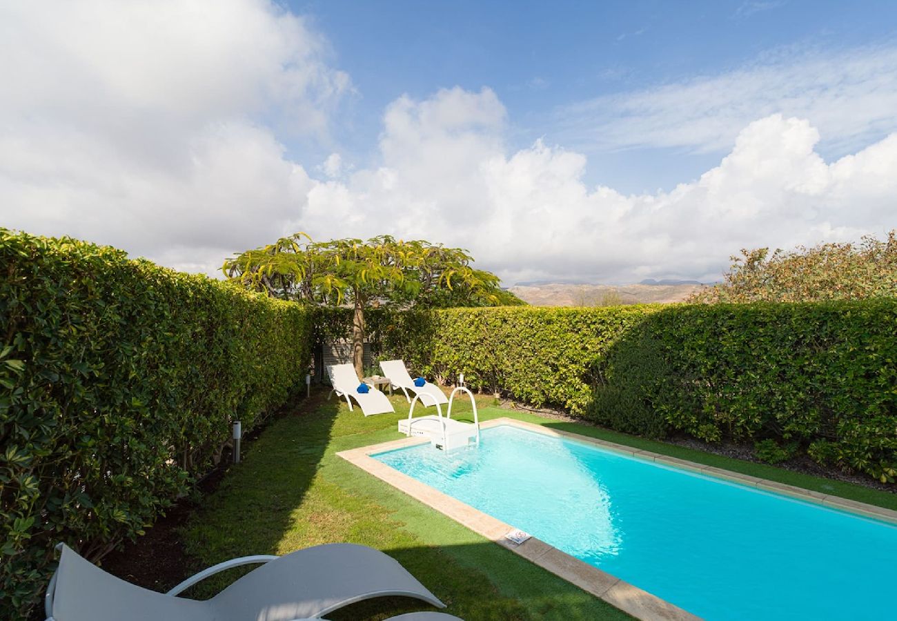 Villa in Maspalomas - Villa with private pool Salobre Villas Golfers I 